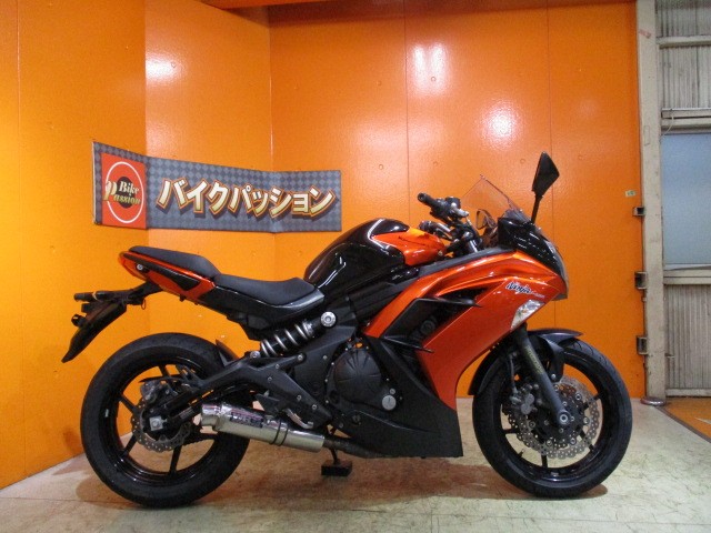 横から見てもこの通り状態グッド！当社は価格は安くても車両の質は高いので常時即売れですよ！